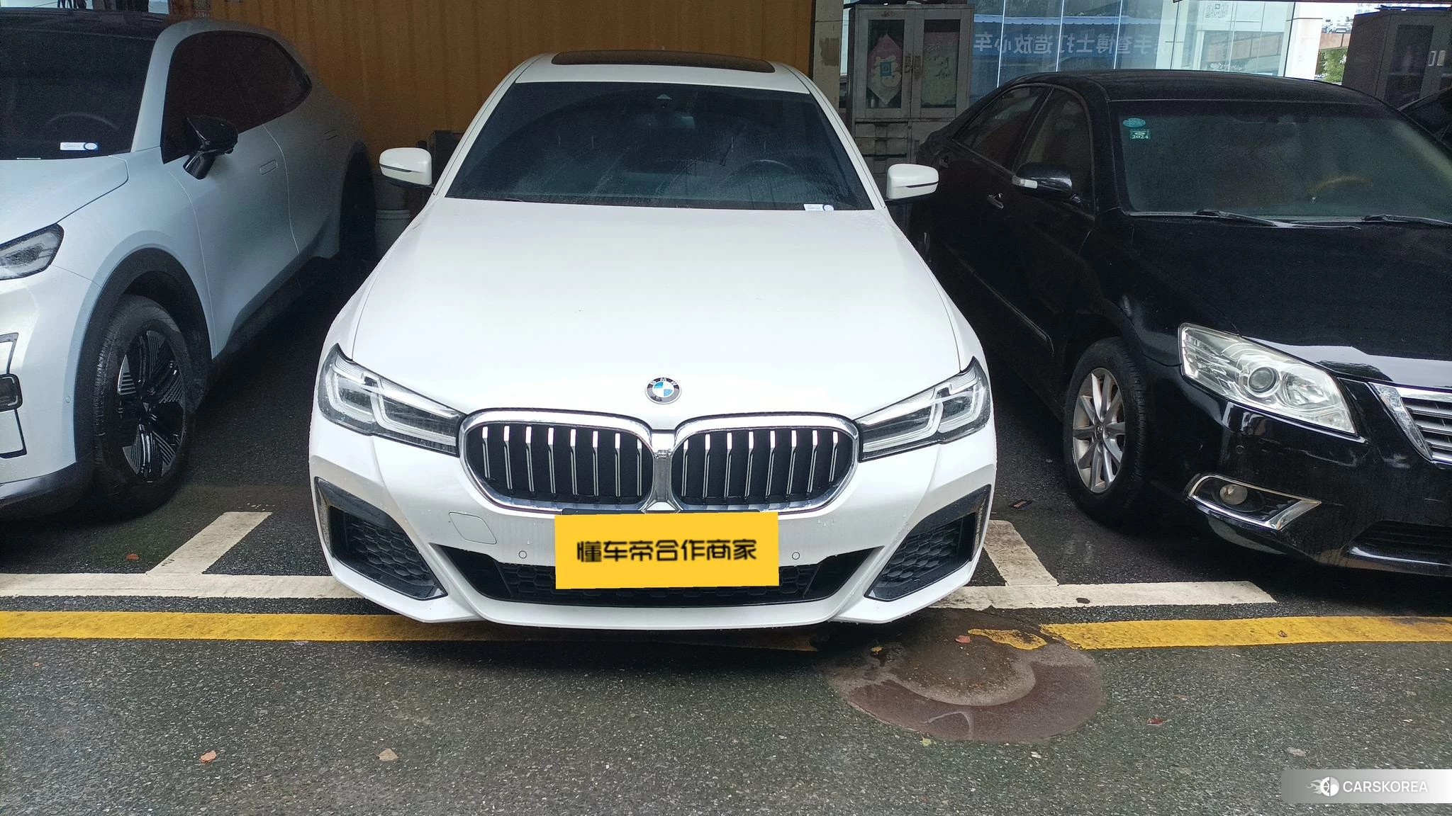 BMW 5 series 2023 Белый из Китая, фото 3