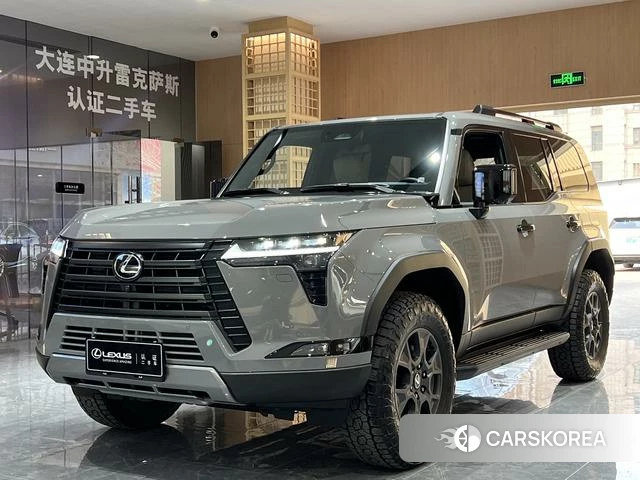 Lexus GX 2025 Серебристо-серый из Китая, фото 3