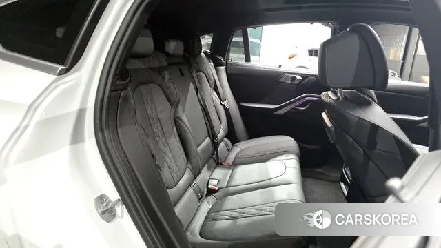 BMW X6 (G06) 2023 Белый из Кореи, фото 3