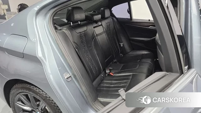 BMW 5 Series (G30) 2018 Небесно-голубой из Кореи, фото 3