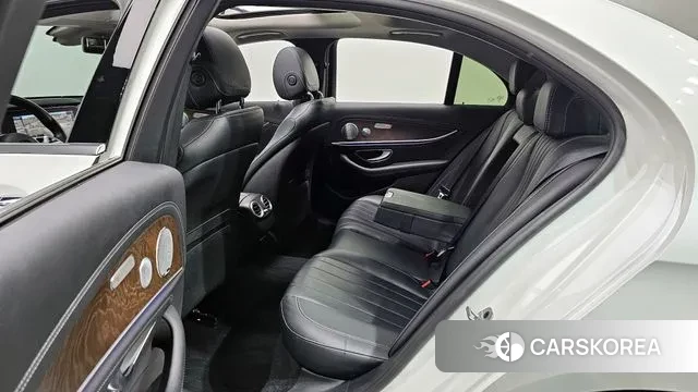 Mercedes-Benz E-Class W213 2018 Белый из Кореи, фото 3