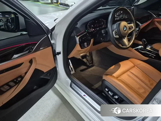 BMW 5 Series (G30) 2021 Белый из Кореи, фото 3