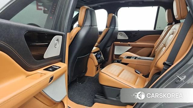 Lincoln Aviator 2nd generation 2022 Серый из Кореи, фото 3