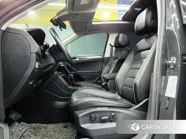 Volkswagen Tiguan second Generation 2020 Серый из Кореи, фото 3