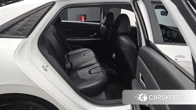 Hyundai The New Avante (CN7) 2023 Белый из Кореи, фото 3