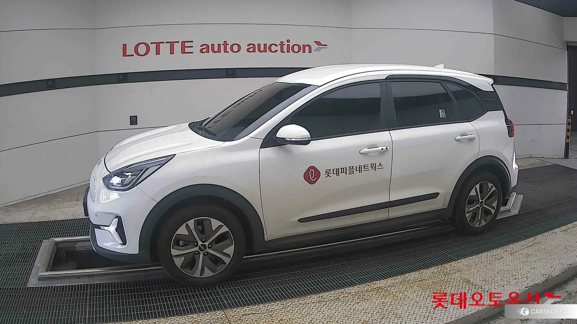 Kia Niro Plus 2023 Clear White из Кореи, фото 3