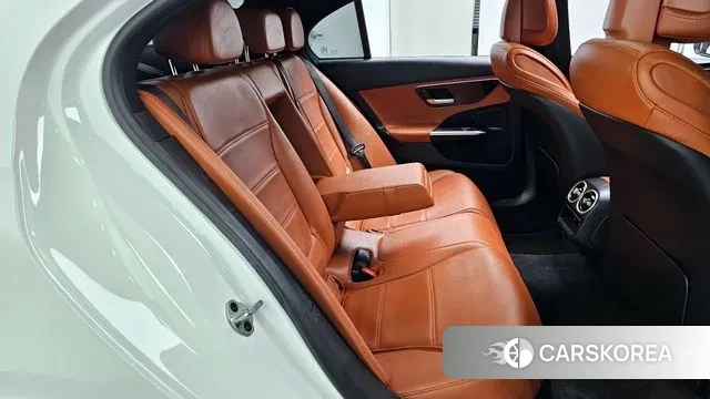 Mercedes-Benz C-Class W206 2022 Белый из Кореи, фото 3