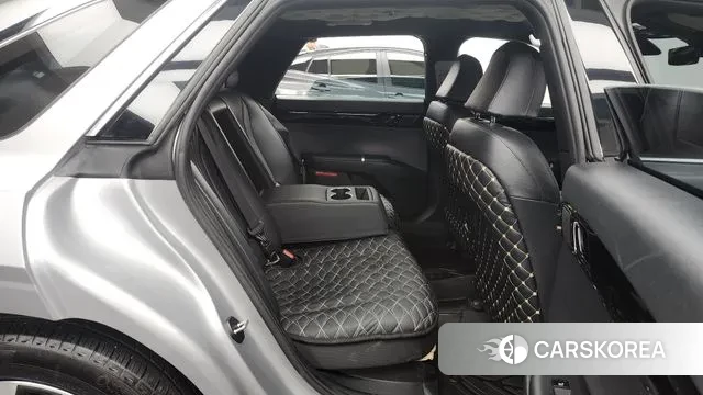 Hyundai Grandeur (GN7) 2023 Серебристо-серый из Кореи, фото 3