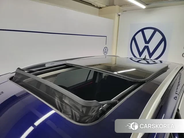 Volkswagen Tiguan Allspace 2024 Синий из Кореи, фото 3