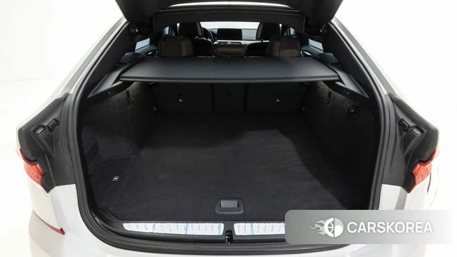 BMW 6 Series GT (G32) 2023 Белый из Кореи, фото 3