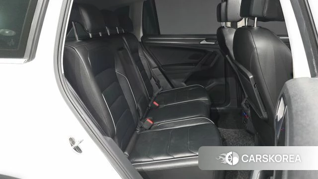 Volkswagen Tiguan second Generation 2020 Белый из Кореи, фото 3