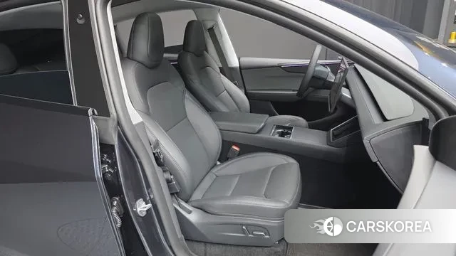 Tesla Model Y 2025 Серый из Кореи, фото 3