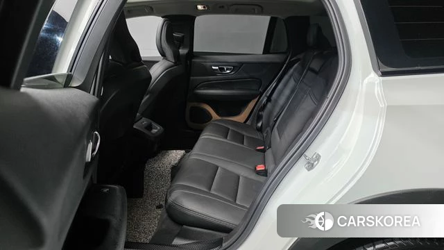 Volvo V60 Cross-Country 2nd Generation 2019 Белый из Кореи, фото 3