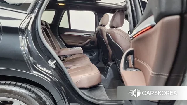 BMW X1 (F48) 2022 Черный из Кореи, фото 3