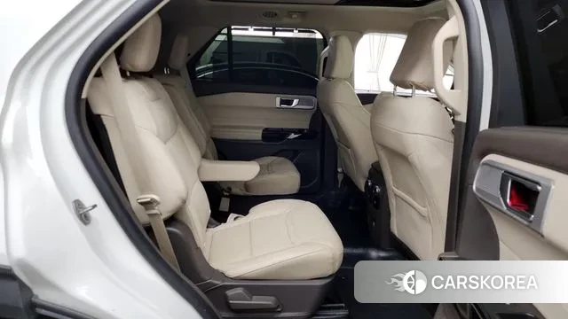 Ford Explorer 6th Generation 2022 Белый из Кореи, фото 3