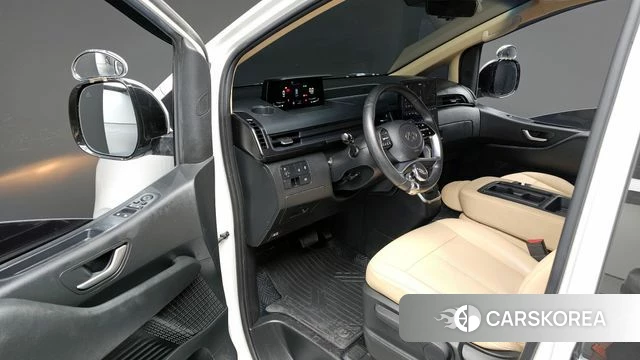 Hyundai Staria 2023 Белый из Кореи, фото 3