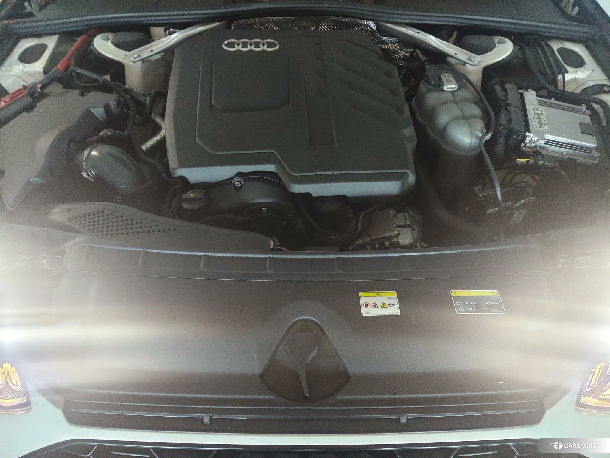 Audi A4L 2023 Белый из Китая, фото 3