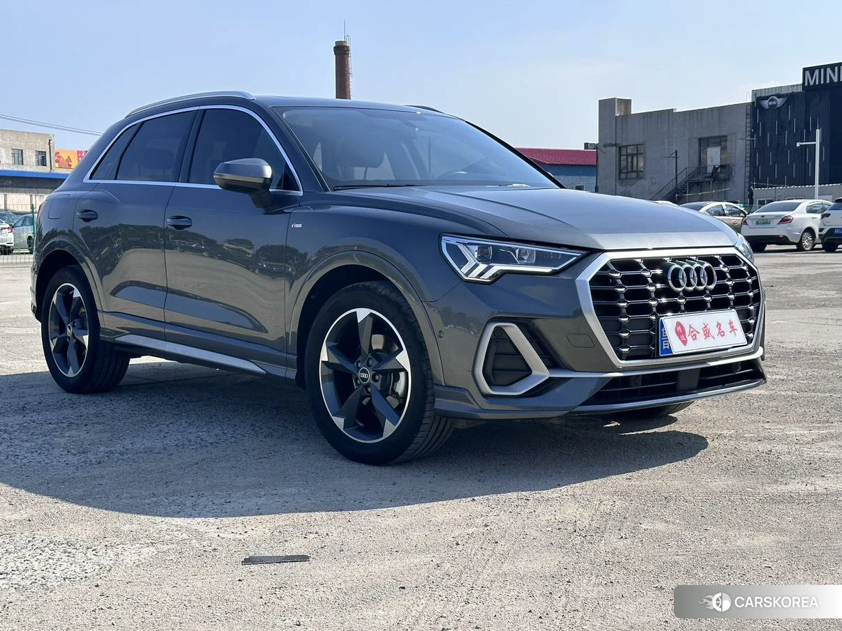 Audi Q3 2022 Темно-серый из Китая, фото 3