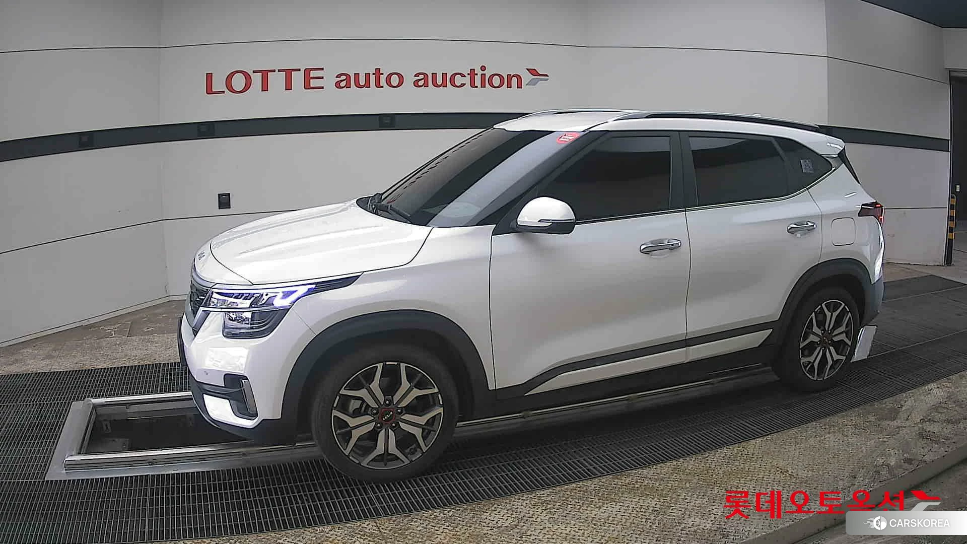 Kia Seltos 2023 Snow White Pearl из Кореи, фото 3