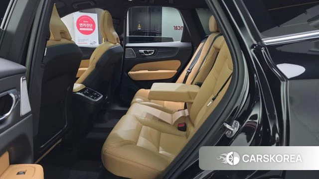 Volvo XC60 second Generation 2022 Черный из Кореи, фото 3
