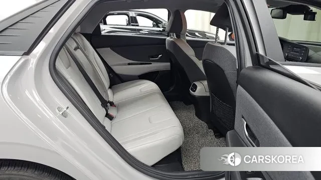 Hyundai Avante Hybrid (CN7) 2021 Серебряный из Кореи, фото 3