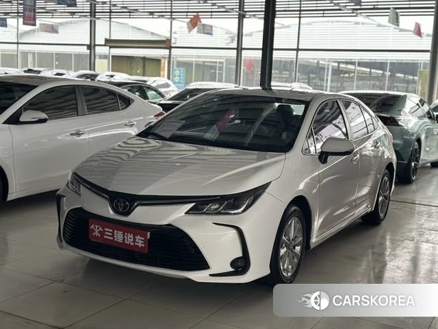 Toyota Corolla 2022 Белый из Китая, фото 3