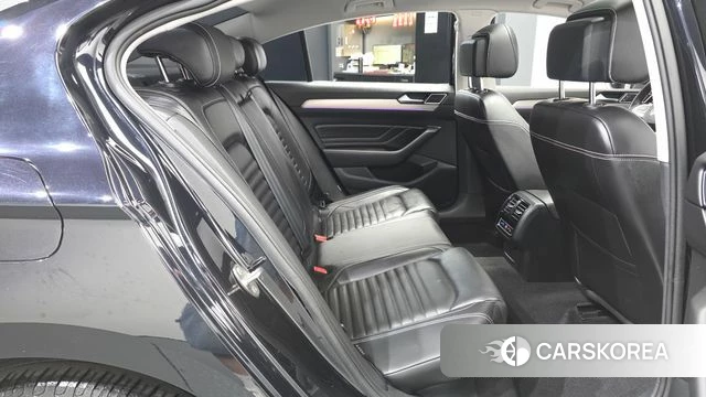 Volkswagen Passat GT (B8) 2022 Черный из Кореи, фото 3