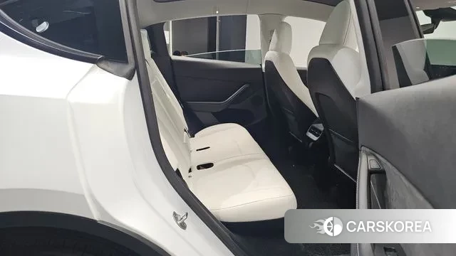 Tesla Model Y 2023 Белый из Кореи, фото 3