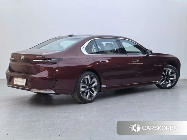 BMW 7 series 2023 Красный из Китая, фото 3