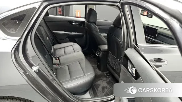 Kia The New K3 2nd generation 2022 Серый из Кореи, фото 3