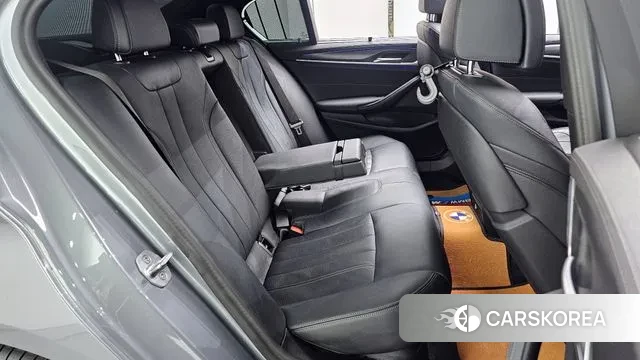 BMW 5 Series (G30) 2023 Серый из Кореи, фото 3