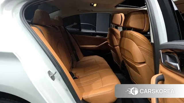 BMW 5 Series (G30) 2021 Белый из Кореи, фото 3