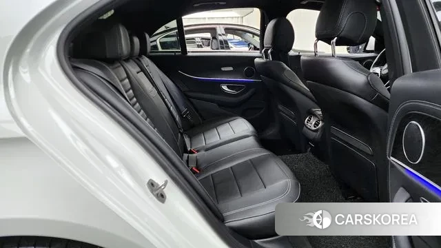 Mercedes-Benz E-Class W213 2022 Белый из Кореи, фото 3