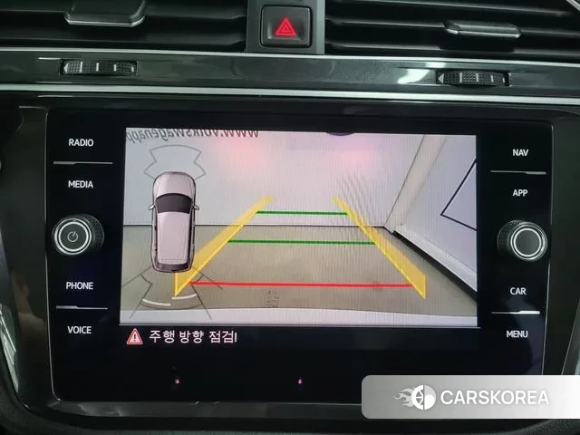 Volkswagen Tiguan second Generation 2019 Белый из Кореи, фото 3