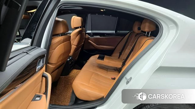 BMW 5 Series (G30) 2022 Белый из Кореи, фото 3