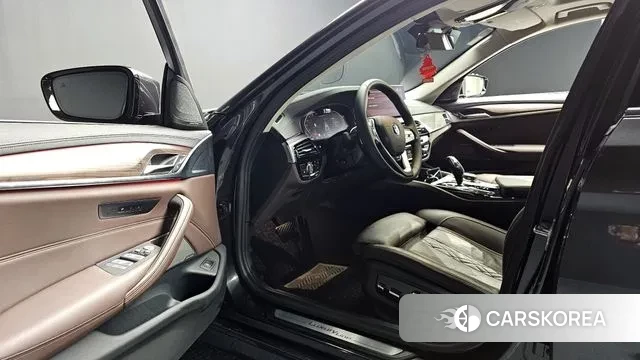 BMW 5 Series (G30) 2022 Серый из Кореи, фото 3