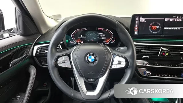 BMW 5 Series (G30) 2022 Белый из Кореи, фото 3