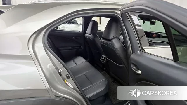 Lexus UX250h 2019 Серый из Кореи, фото 3