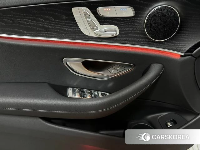 Mercedes-Benz E-Class W213 2023 Белый из Кореи, фото 3