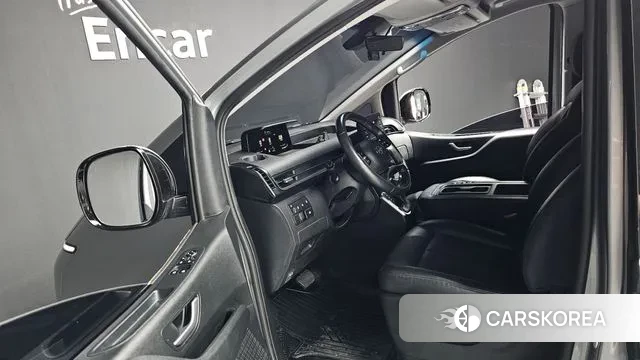 Hyundai Staria 2022 Серебристо-серый из Кореи, фото 3