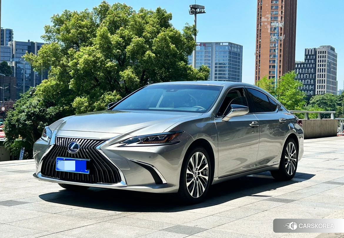 Lexus ES 2020 Серебристо-серый из Китая, фото 3