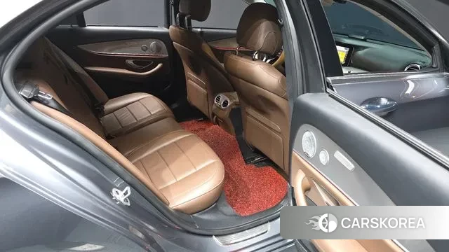 Mercedes-Benz E-Class W213 2019 Серебряный из Кореи, фото 3