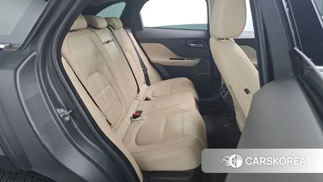 Jaguar F-PACE 2019 Черный из Кореи, фото 3