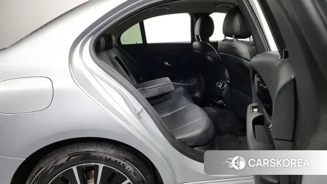 Mercedes-Benz C-Class W205 2019 Серебряный из Кореи, фото 3