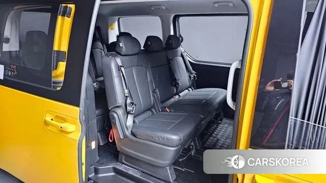 Hyundai Staria 2025 Желтый из Кореи, фото 3