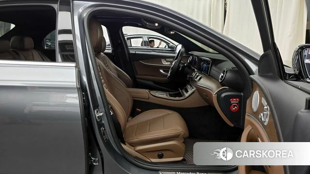 Mercedes-Benz E-Class W213 2021 Серый из Кореи, фото 3