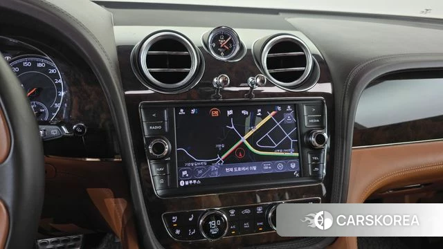 Bentley Bentayga 2020 Белый из Кореи, фото 3