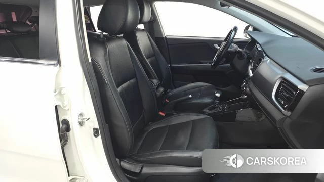 Kia Stonic 2019 Белый из Кореи, фото 3