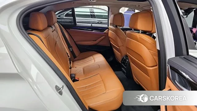 BMW 5 Series (G30) 2022 Белый из Кореи, фото 3