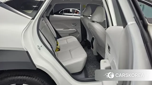 Hyundai Kona (SX2) 2024 Белый из Кореи, фото 3